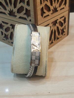 بريسلت جلد ومعدن لويس فيتون