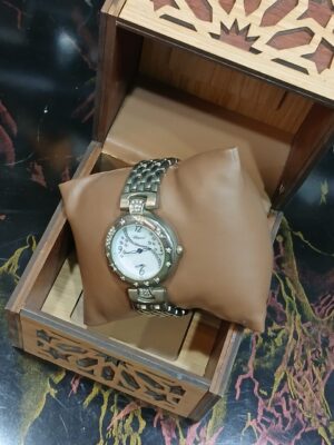 ساعة حريمى معدن