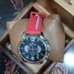 ساعة شبابى أستيك رابر لون أحمر تومى