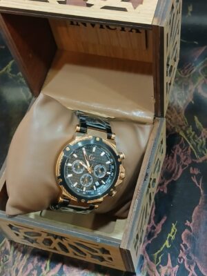 ساعة يد رجالى ميرور أوريجينال خامة وماتيريال بأعلى جودة لون أسود بأطار دهبى حول الميناء