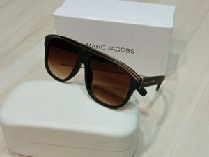 نظارة حريمى عريضة لون بنى صناعة أيطالى