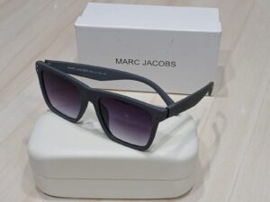 نظارة رجالى رمادى اللون عدسات تتمتع بأعلى طبقات الحماية