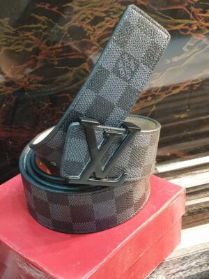 حزام شبابي لويس فيتون جلد طبيعىلون مميز